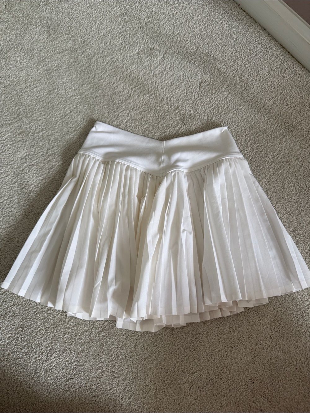 OFFLINE by Aerie women’s white pleated mini skort